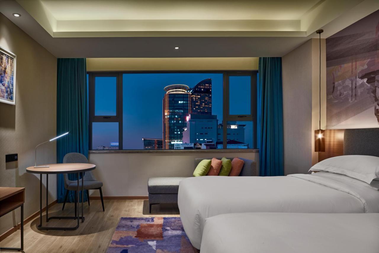 Aurea Central Hotel Phnom Penh Dış mekan fotoğraf