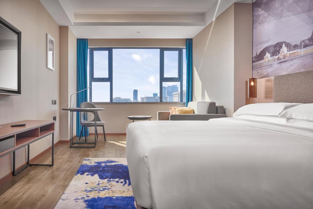 Aurea Central Hotel Phnom Penh Dış mekan fotoğraf