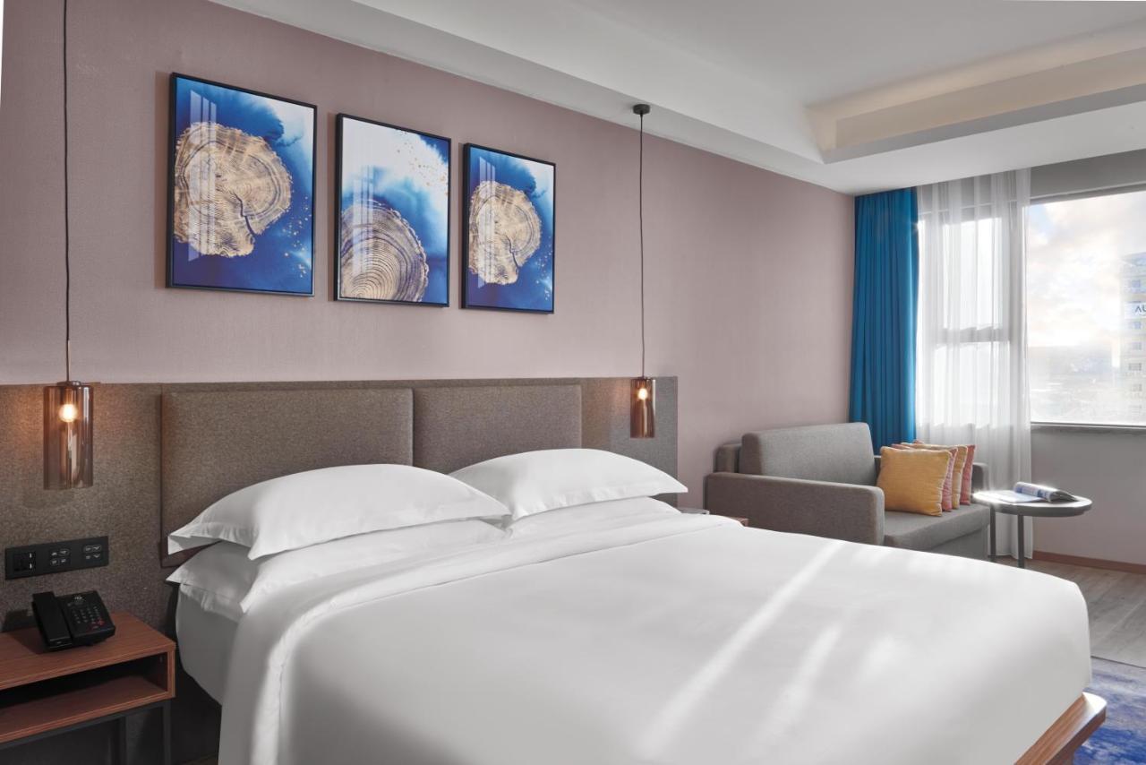 Aurea Central Hotel Phnom Penh Dış mekan fotoğraf