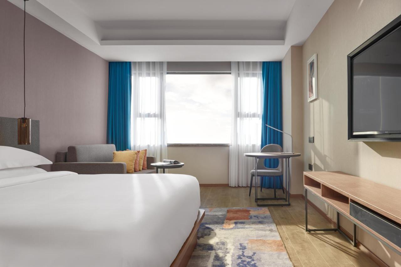 Aurea Central Hotel Phnom Penh Dış mekan fotoğraf