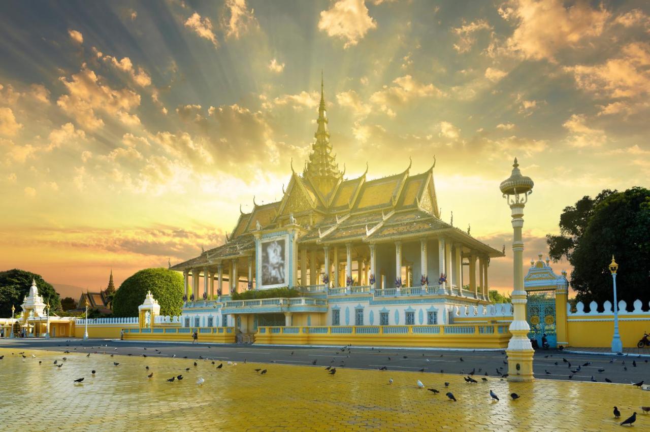 Aurea Central Hotel Phnom Penh Dış mekan fotoğraf
